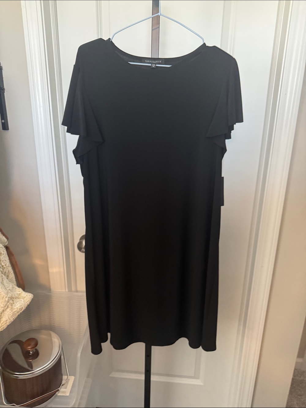 Elegant Black Midi Dress with Ruffle Sleeves
